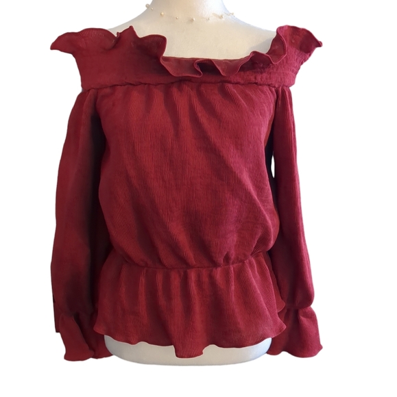 Etiquette Clothiers Tops - Etiquette Top off the shoulder ruffled stretch size S